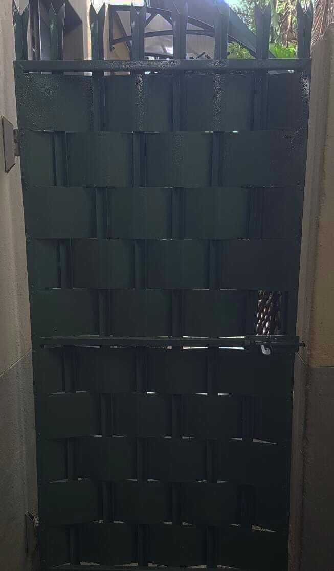 Palisade Fence Weaving Cape Town and Western Cape